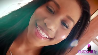 Jenna Foxx savors Her fingers After a girl-slobber Solo cooter play Session!