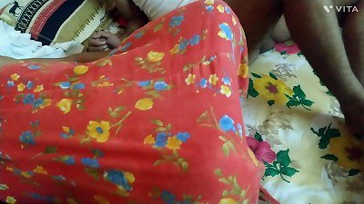 Reshma older aunty porked and cum in labia